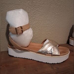 UGG Womens Metallic Gold Crisscross Ankle Strap Platform Sandals
